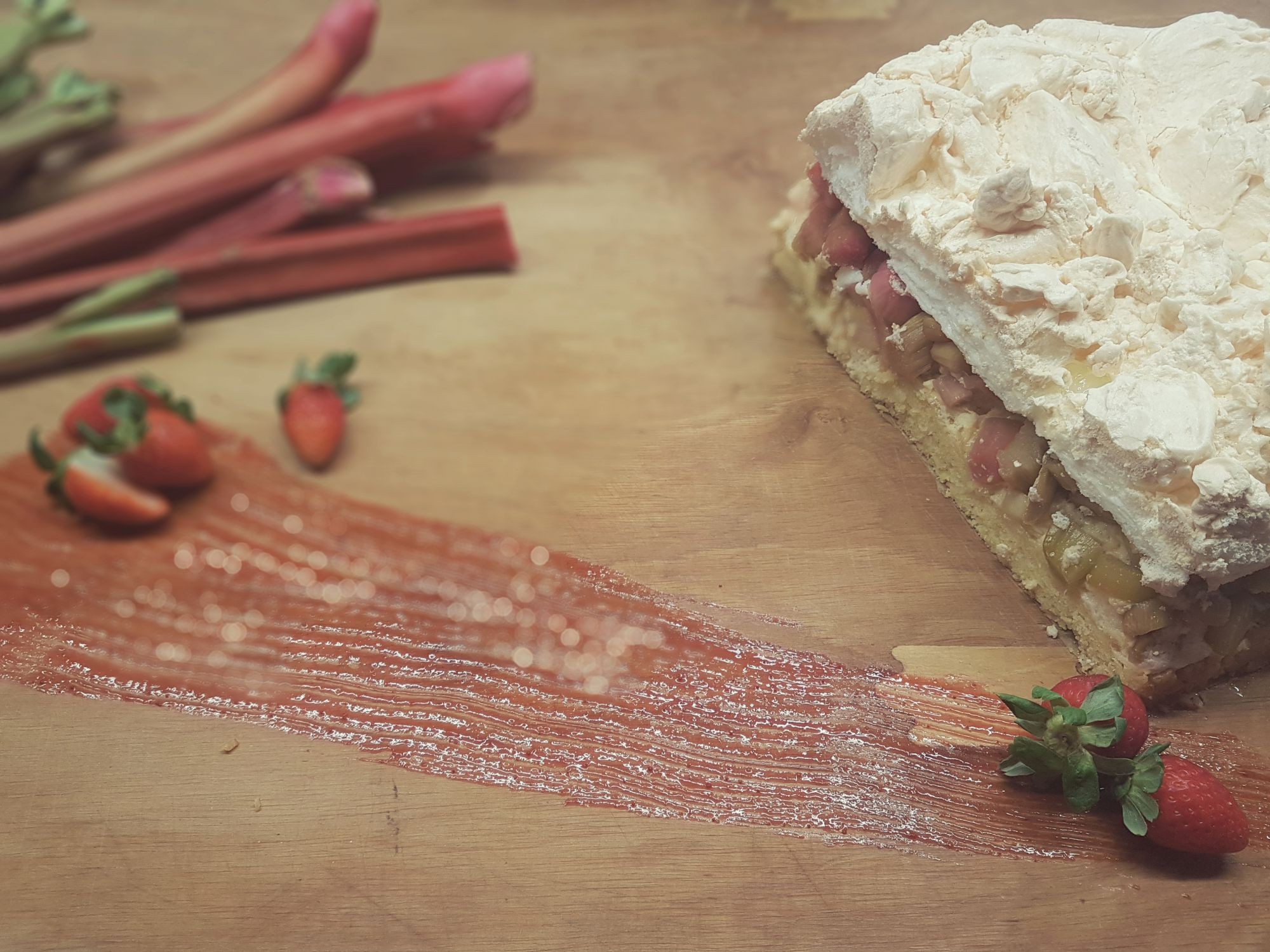 Rabarbar – smak dzieciństwa i pierwszych dni lata Letnie smaki w Restauracji Nowy Świat.